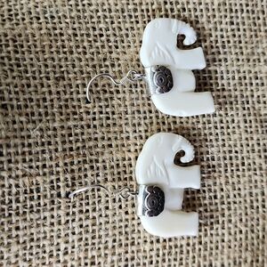 𝅺ELEPHANT 🐘 Earrings hand carved